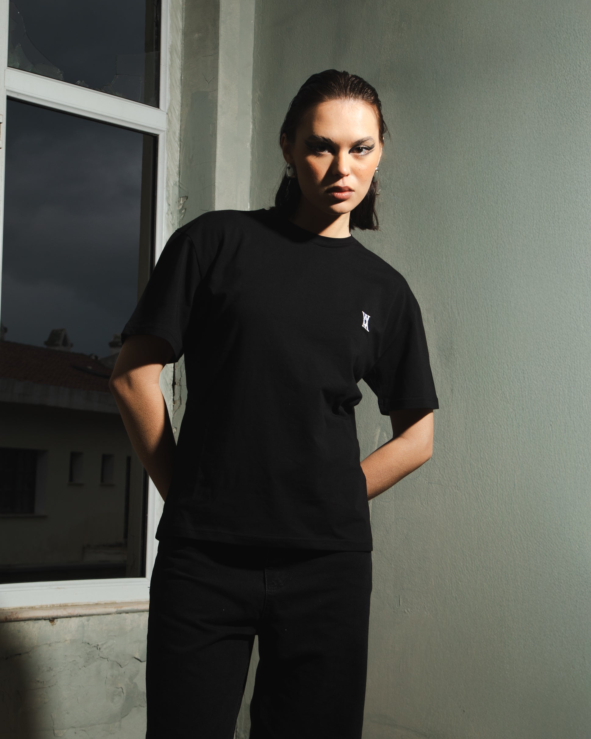 ANOTH LOGO SLIM FIT BLACK T-SHIRT