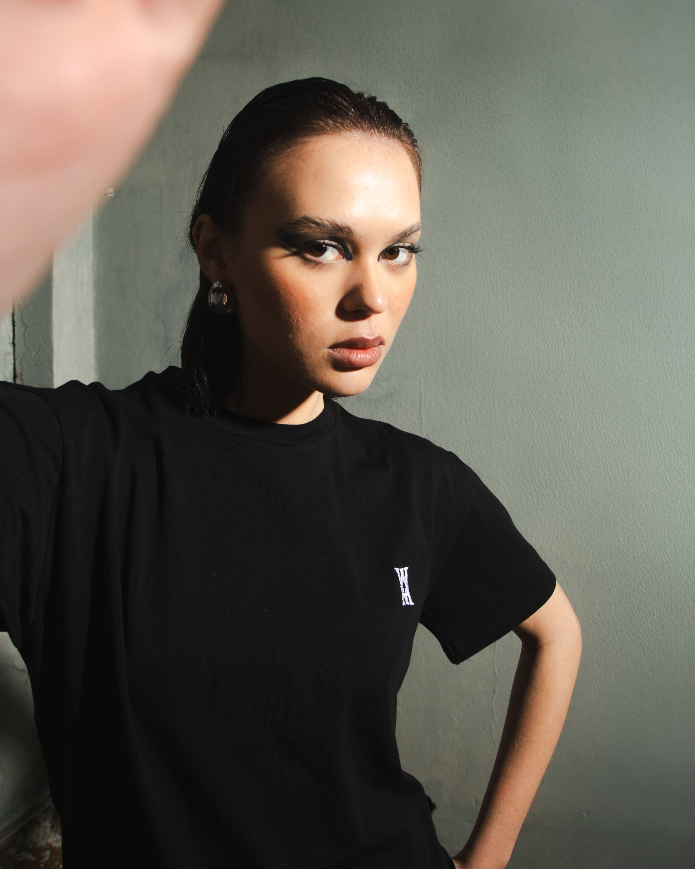 ANOTH LOGO SLIM FIT BLACK T-SHIRT