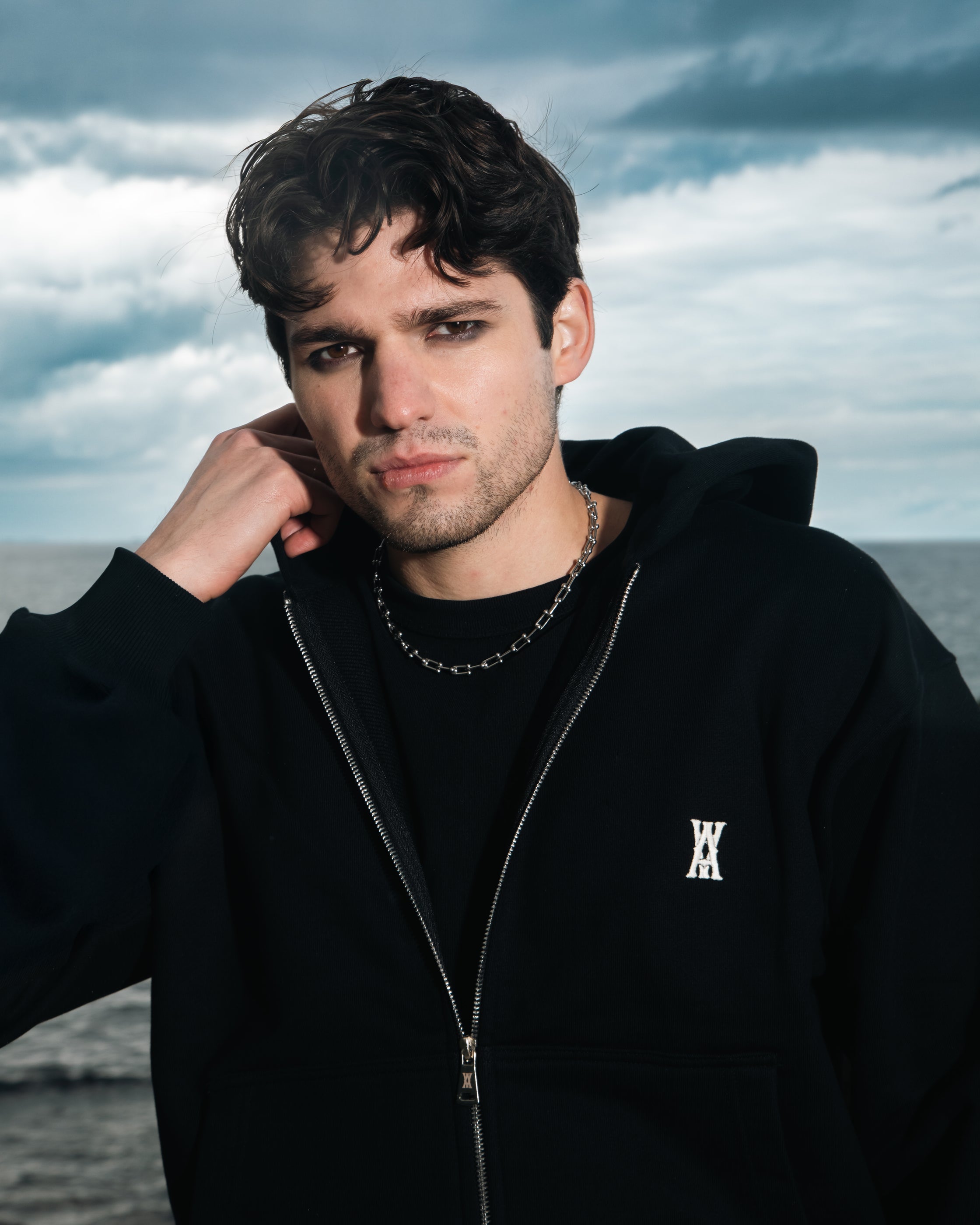 ANOTH LOGO SİYAH KAPÜŞONLU SWEATSHIRT