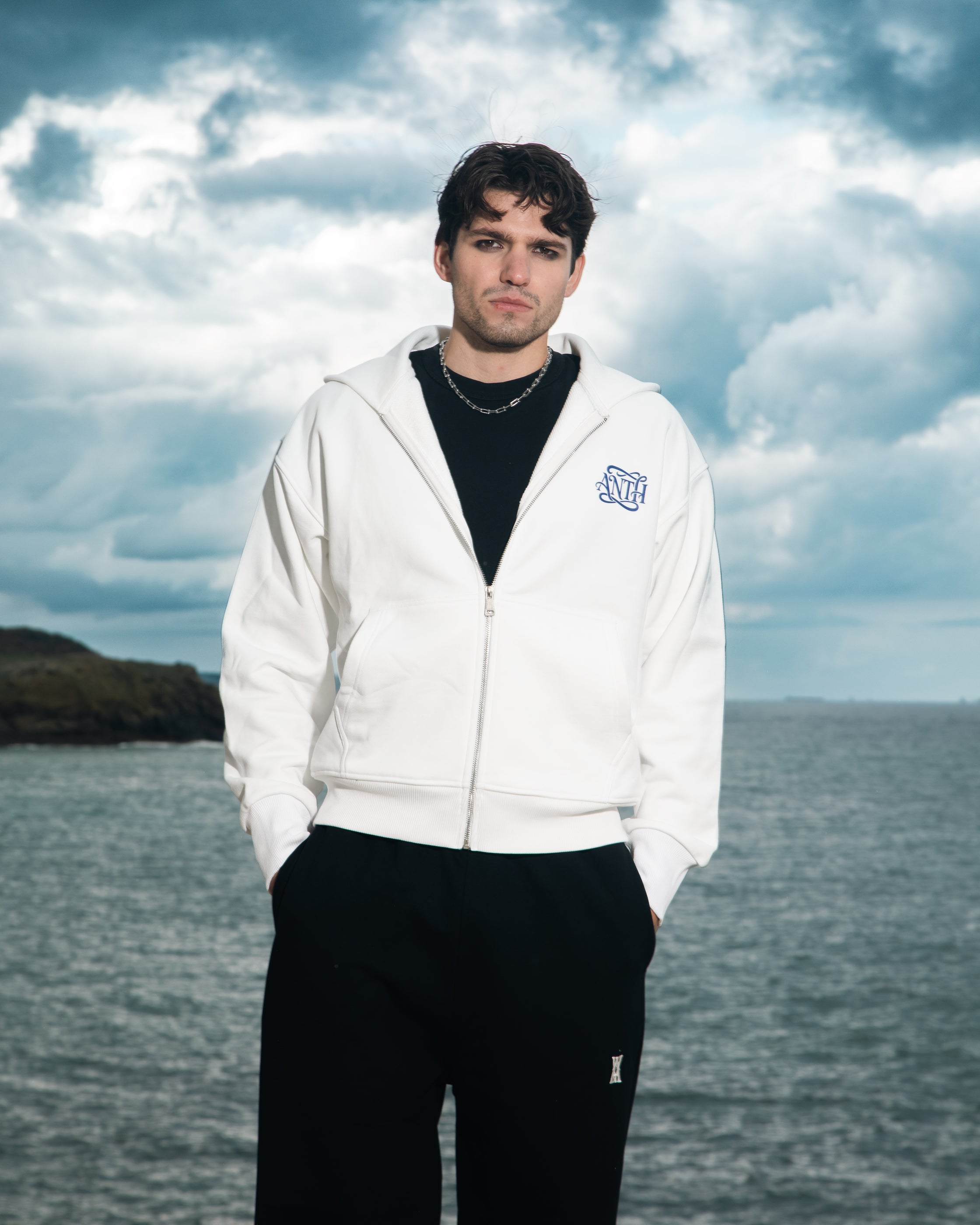 ANTH LOGO EKRU KAPÜŞONLU SWEATSHIRT
