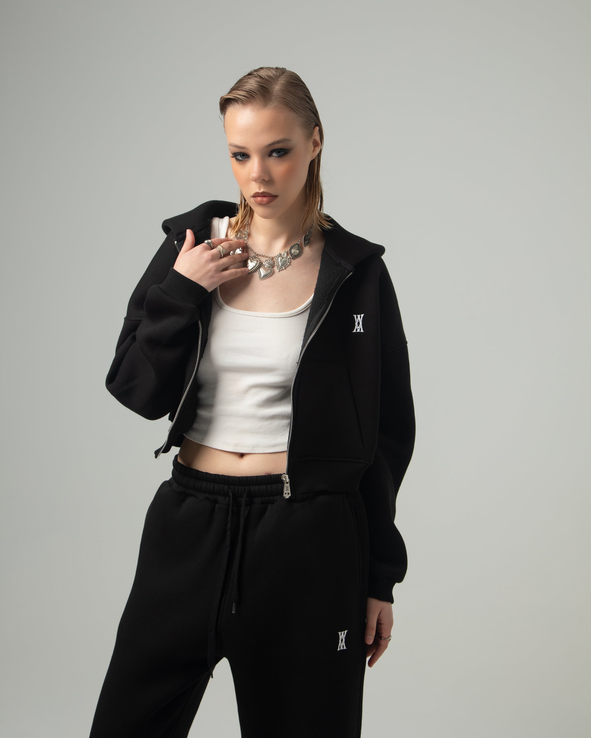 ANOTH BLACK CROP KAPÜŞONLU SWEATSHIRT