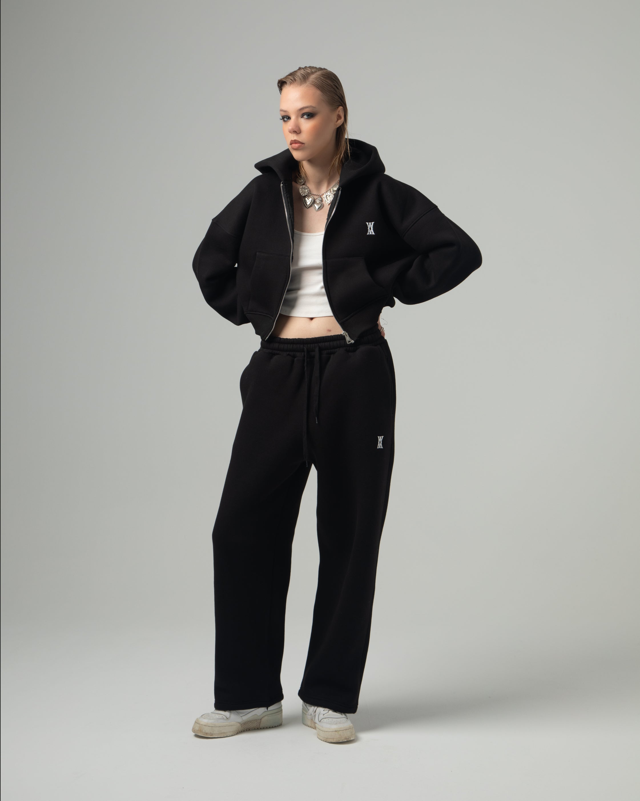ANOTH BLACK CROP KAPÜŞONLU SWEATSHIRT