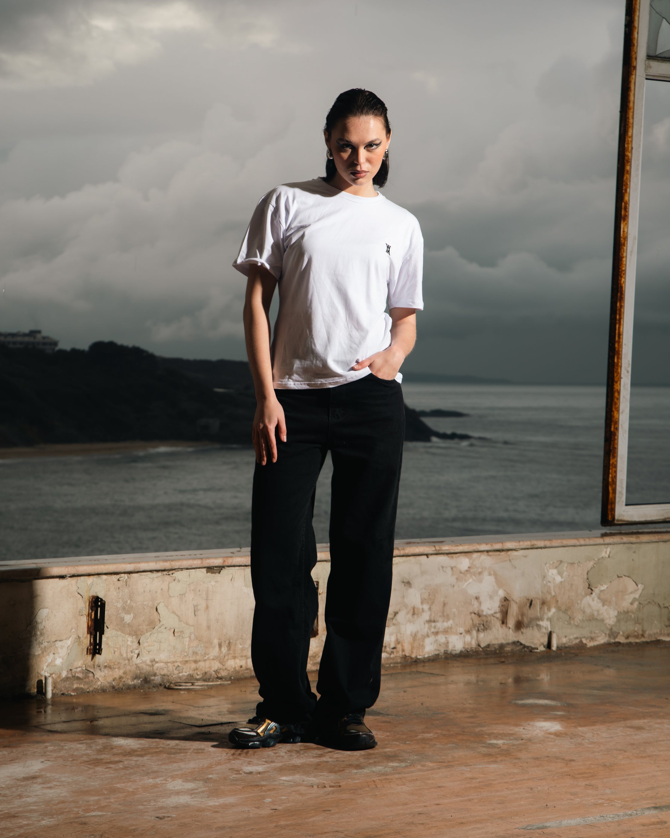 ANOTH LOGO SLIM FIT WHITE TEE