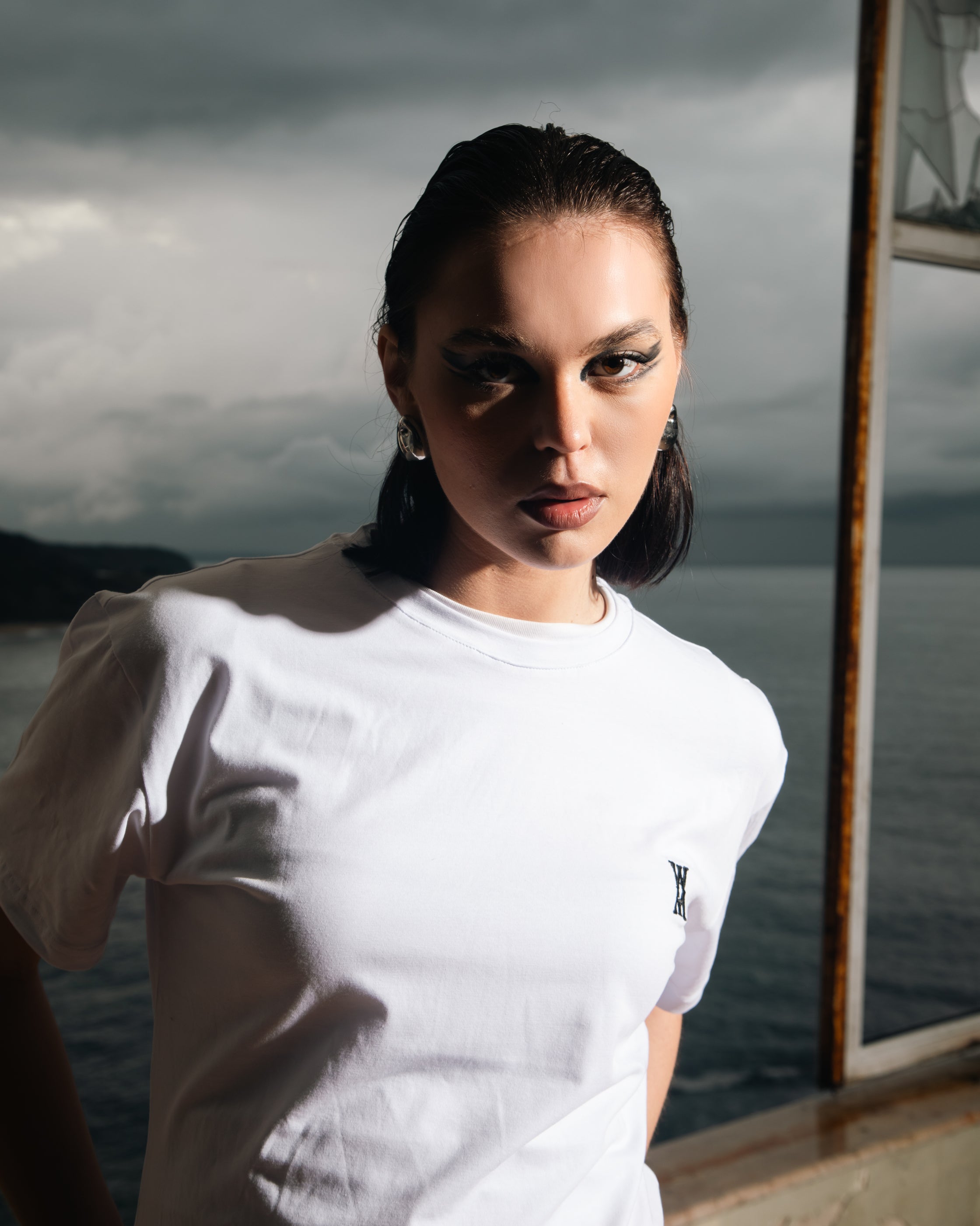 ANOTH LOGO SLIM FIT WHITE TEE