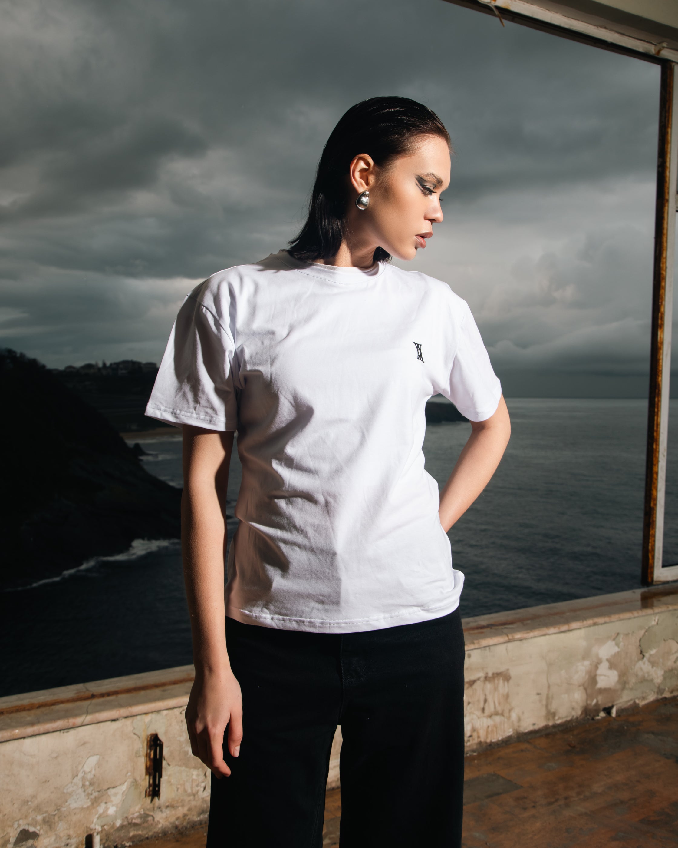 ANOTH LOGO SLIM FIT WHITE TEE