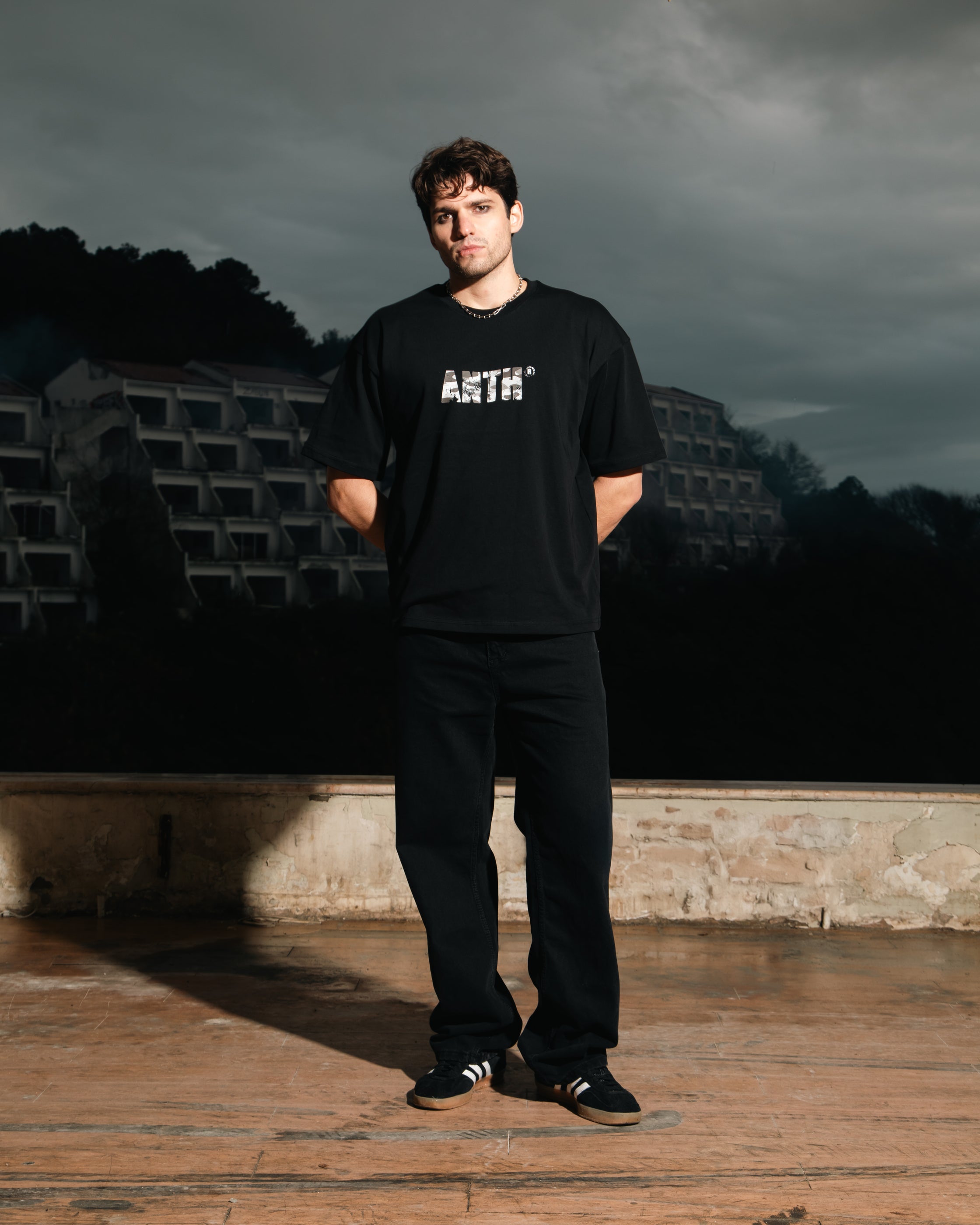 ANTH CAMO BLACK TEE