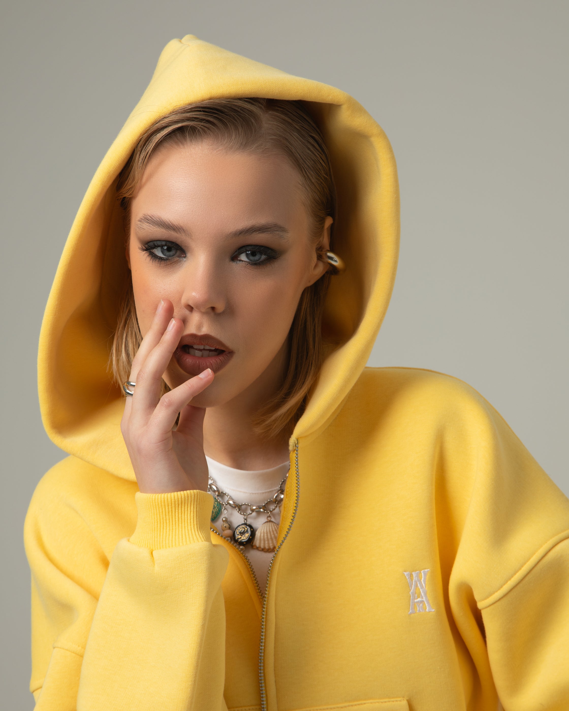 ANOTH BUTTER YELLOW CROP ZIP-UP