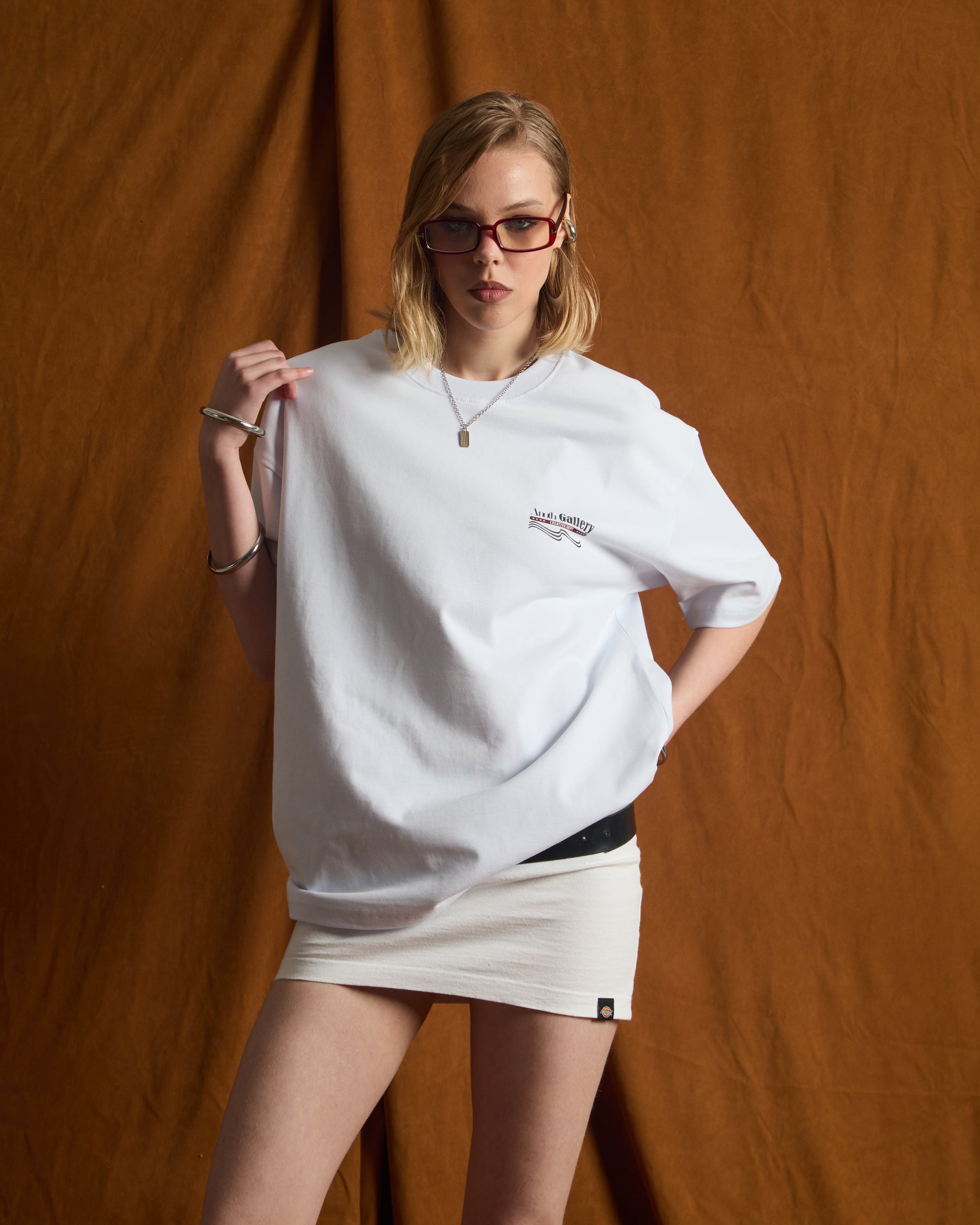 ANOTH GALLERY WHITE TEE