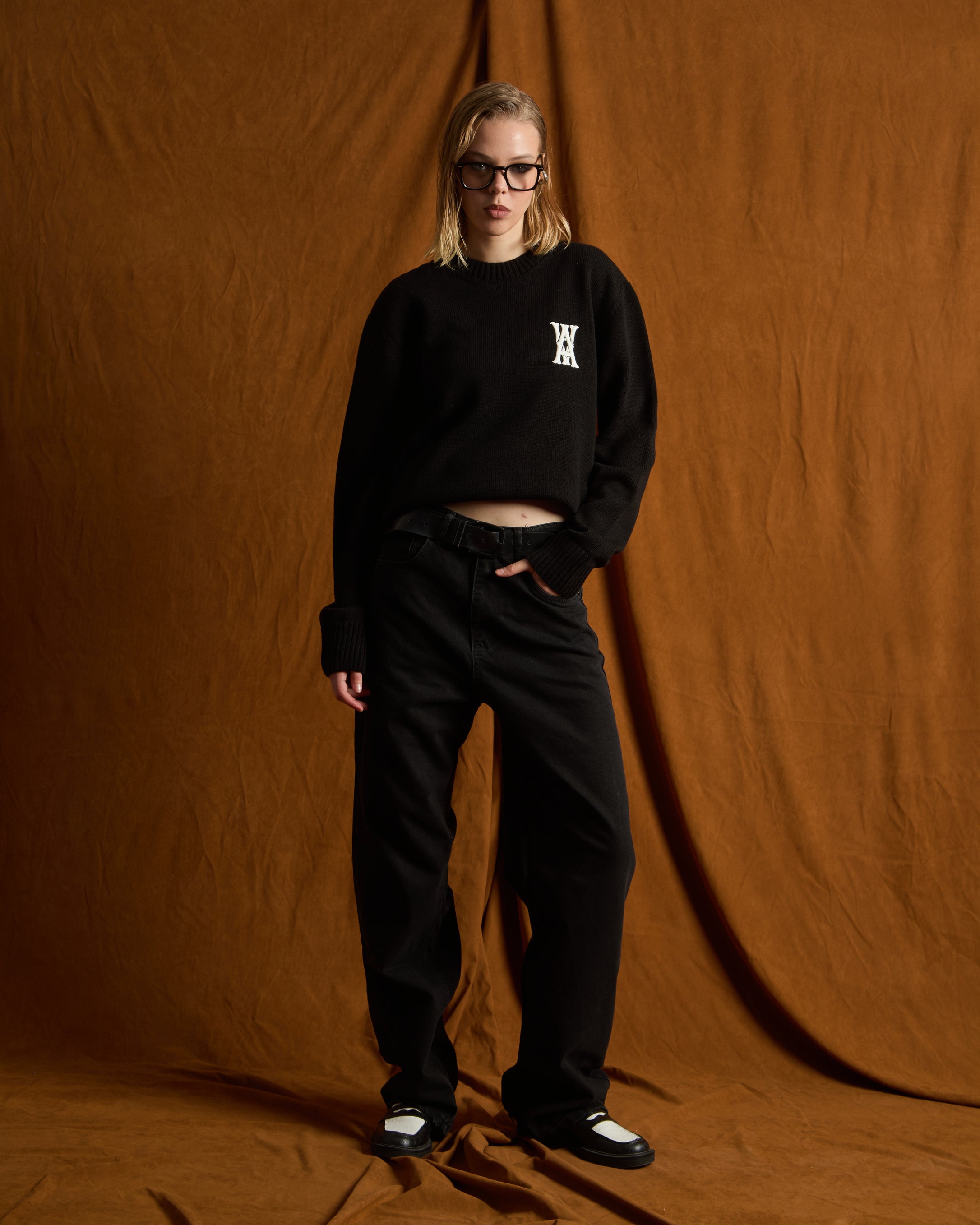 ANOTH LOGO WHITE BLACK KNIT UNISEX SWEATER