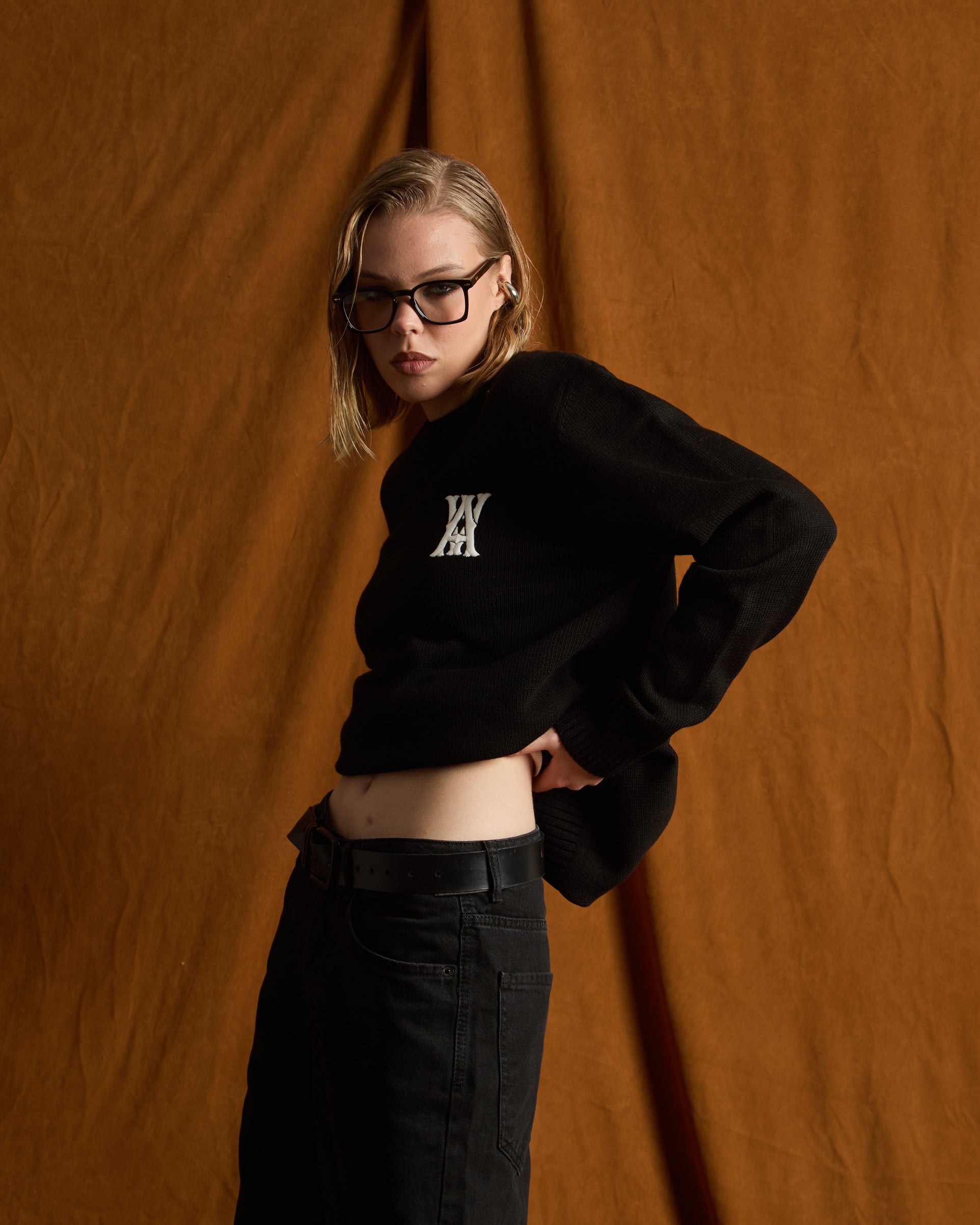 ANOTH LOGO WHITE BLACK KNIT UNISEX SWEATER