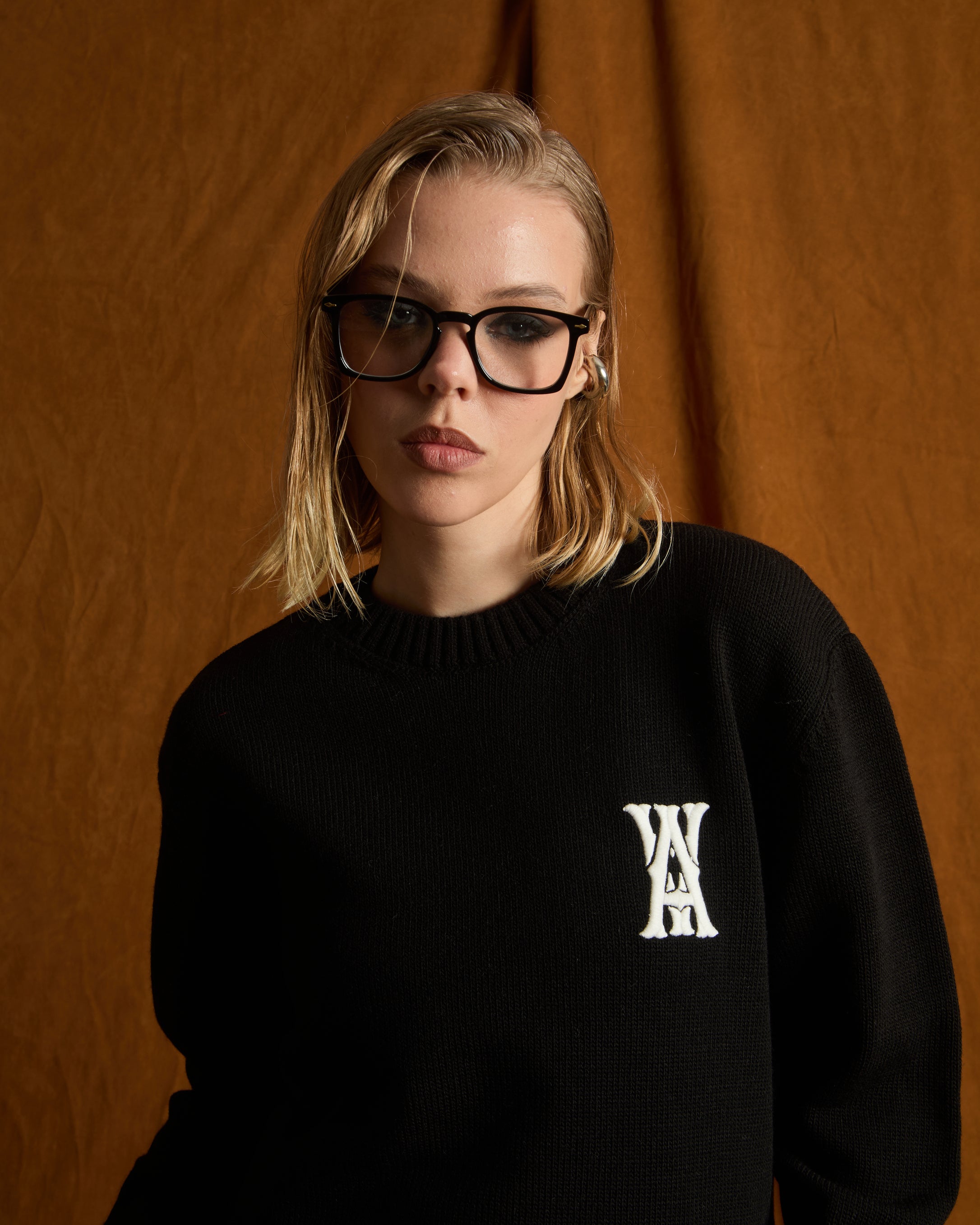 ANOTH LOGO WHITE BLACK KNIT UNISEX SWEATER