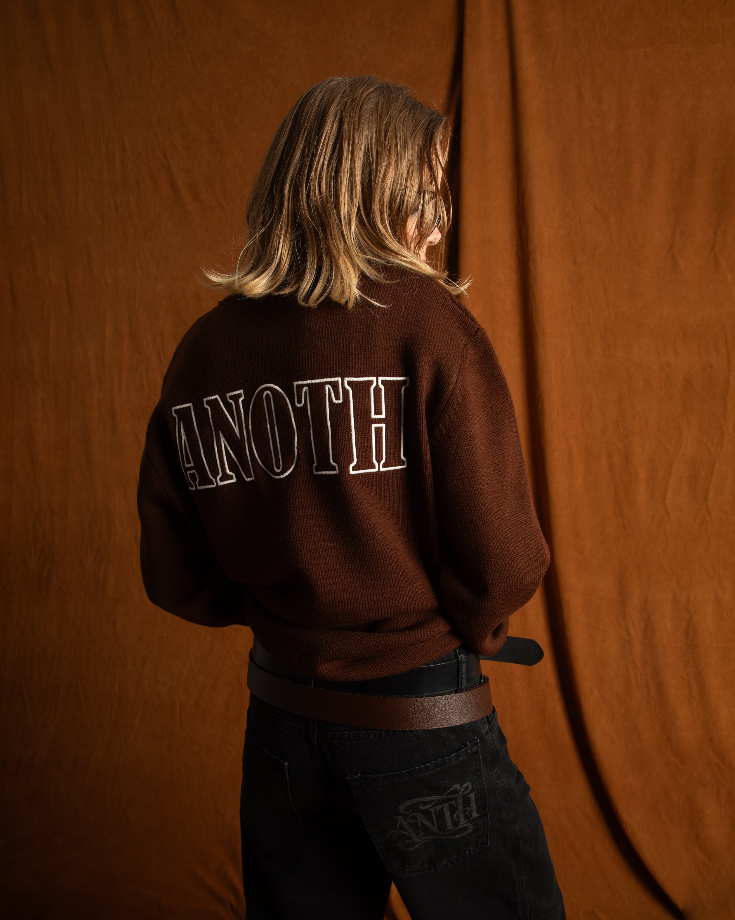 ANOTH WHITE BRICK KNIT UNISEX SWEATER