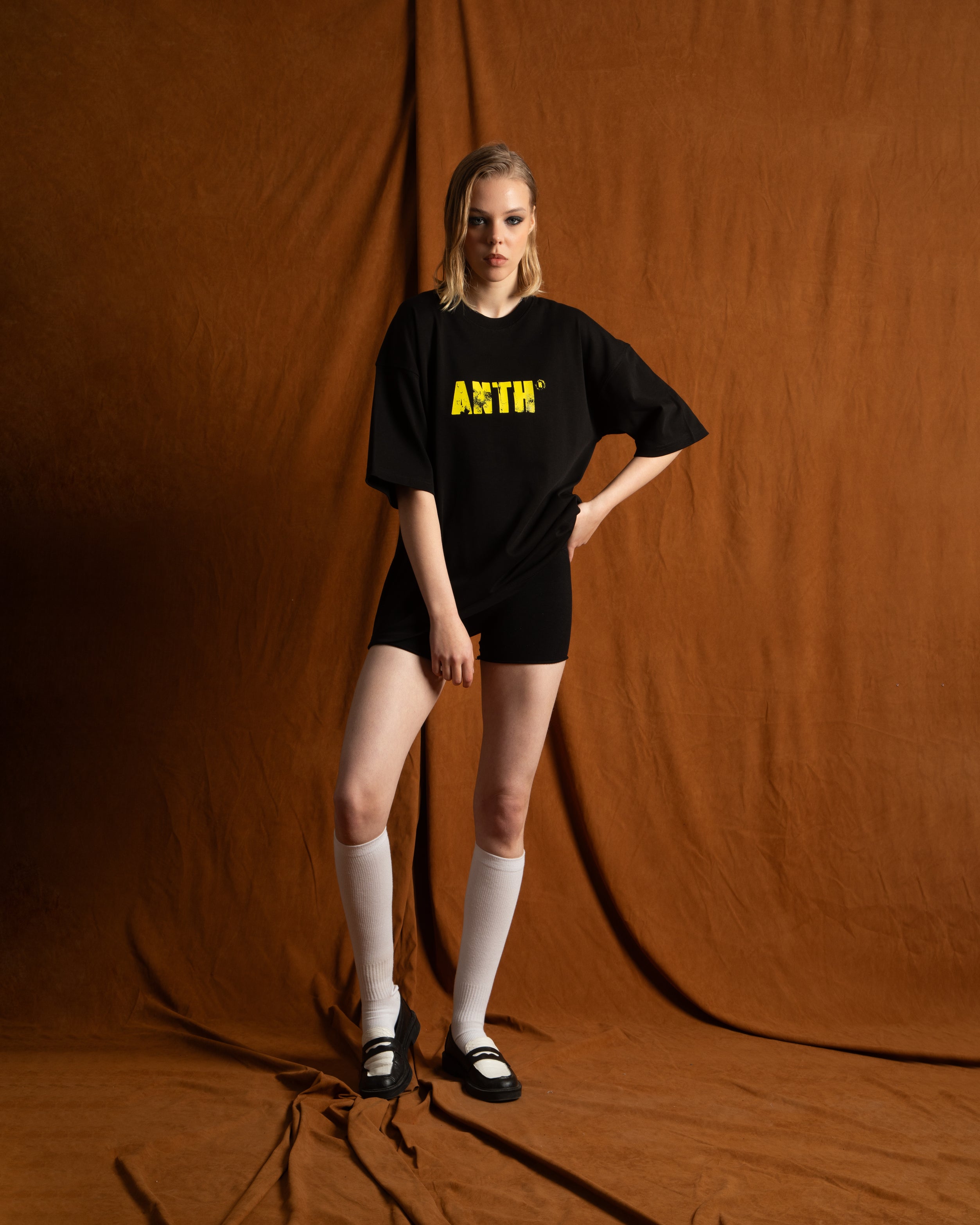 ANTH YELLOW BLACK TEE