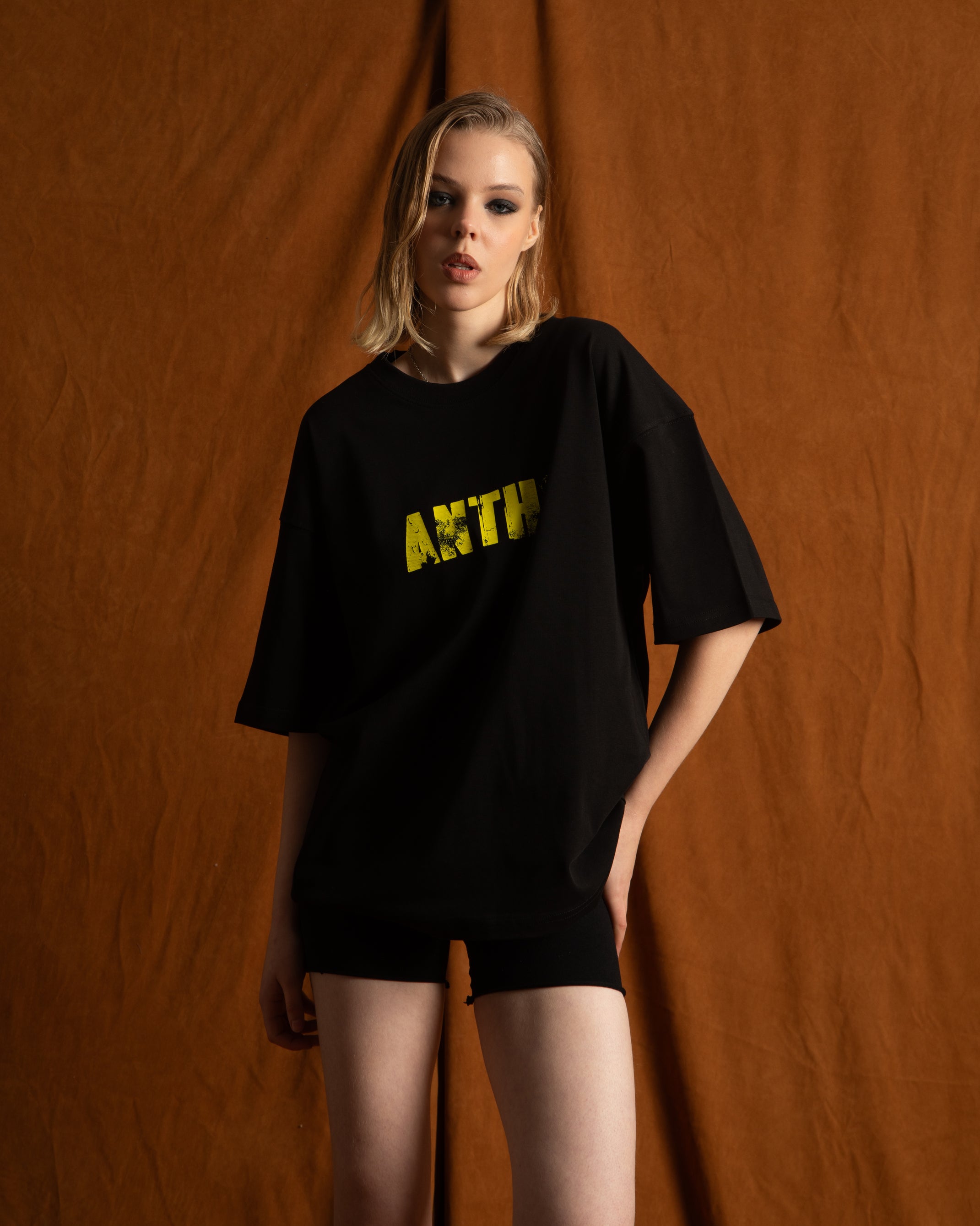 ANTH YELLOW BLACK TEE