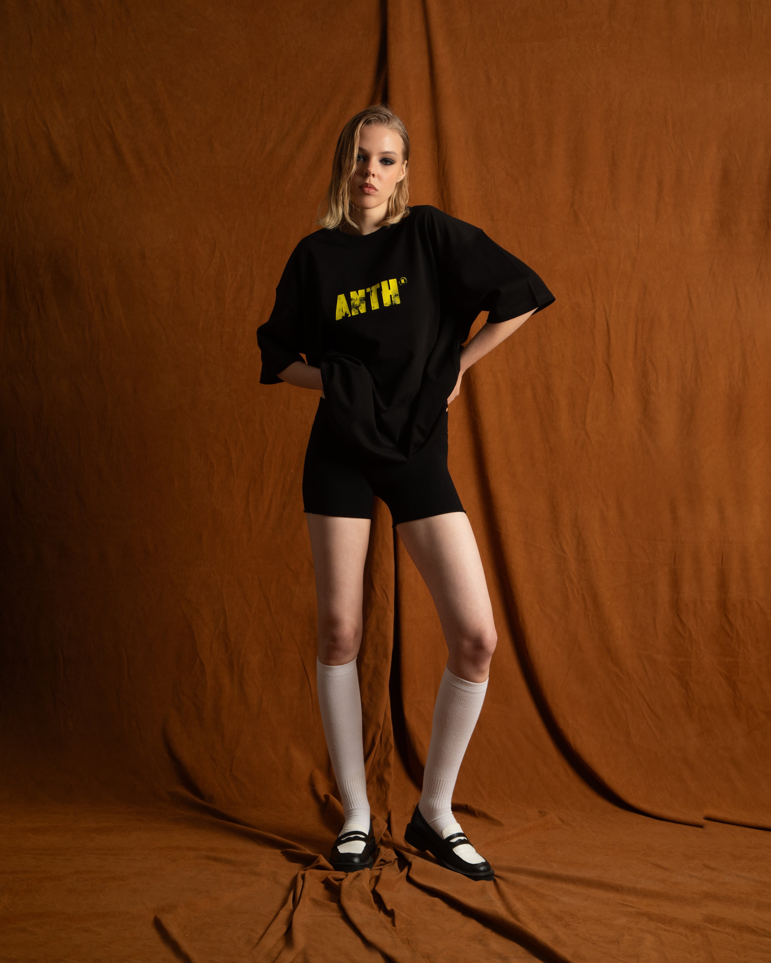 ANTH YELLOW BLACK TEE