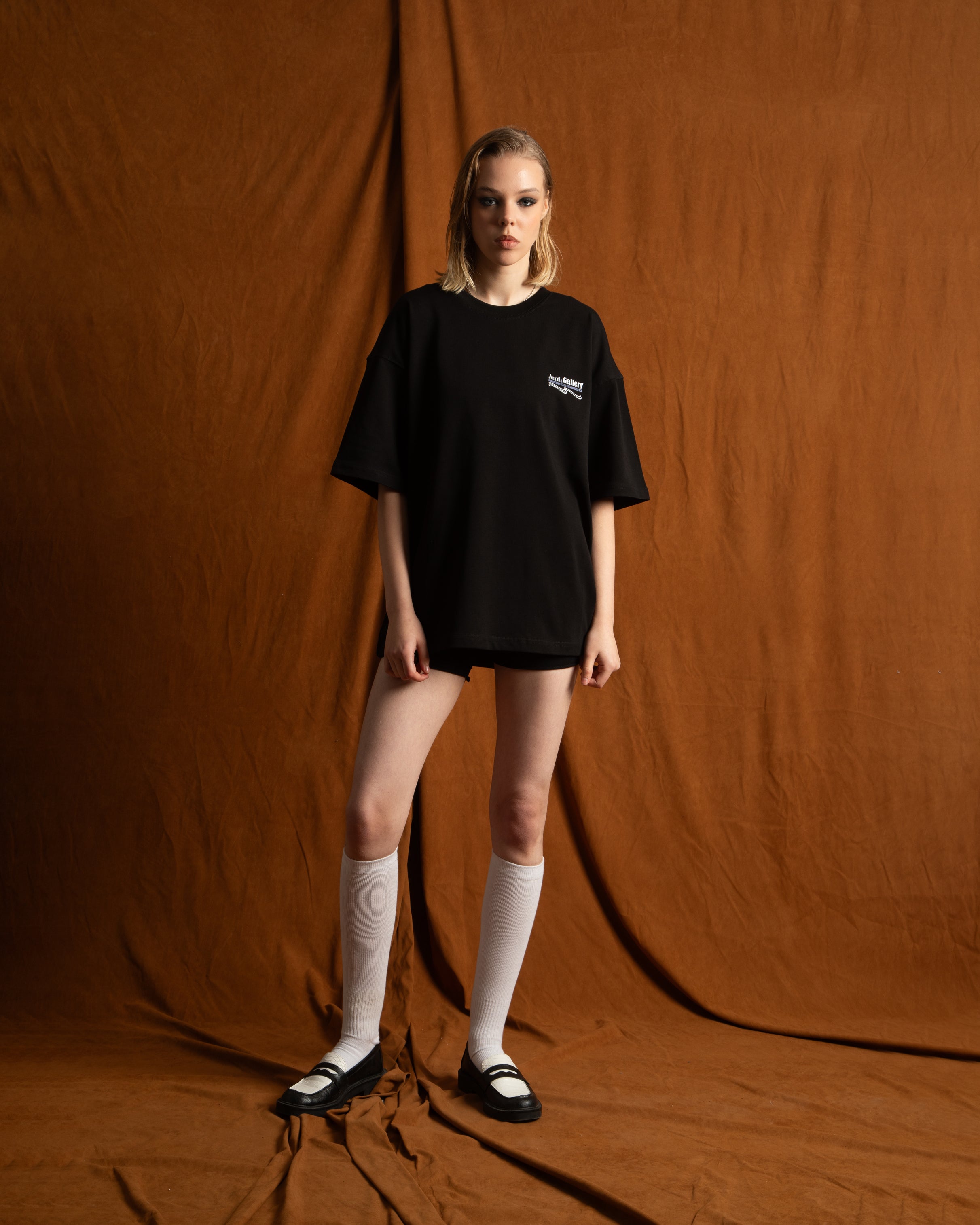 ANOTH GALLERY BLACK TEE