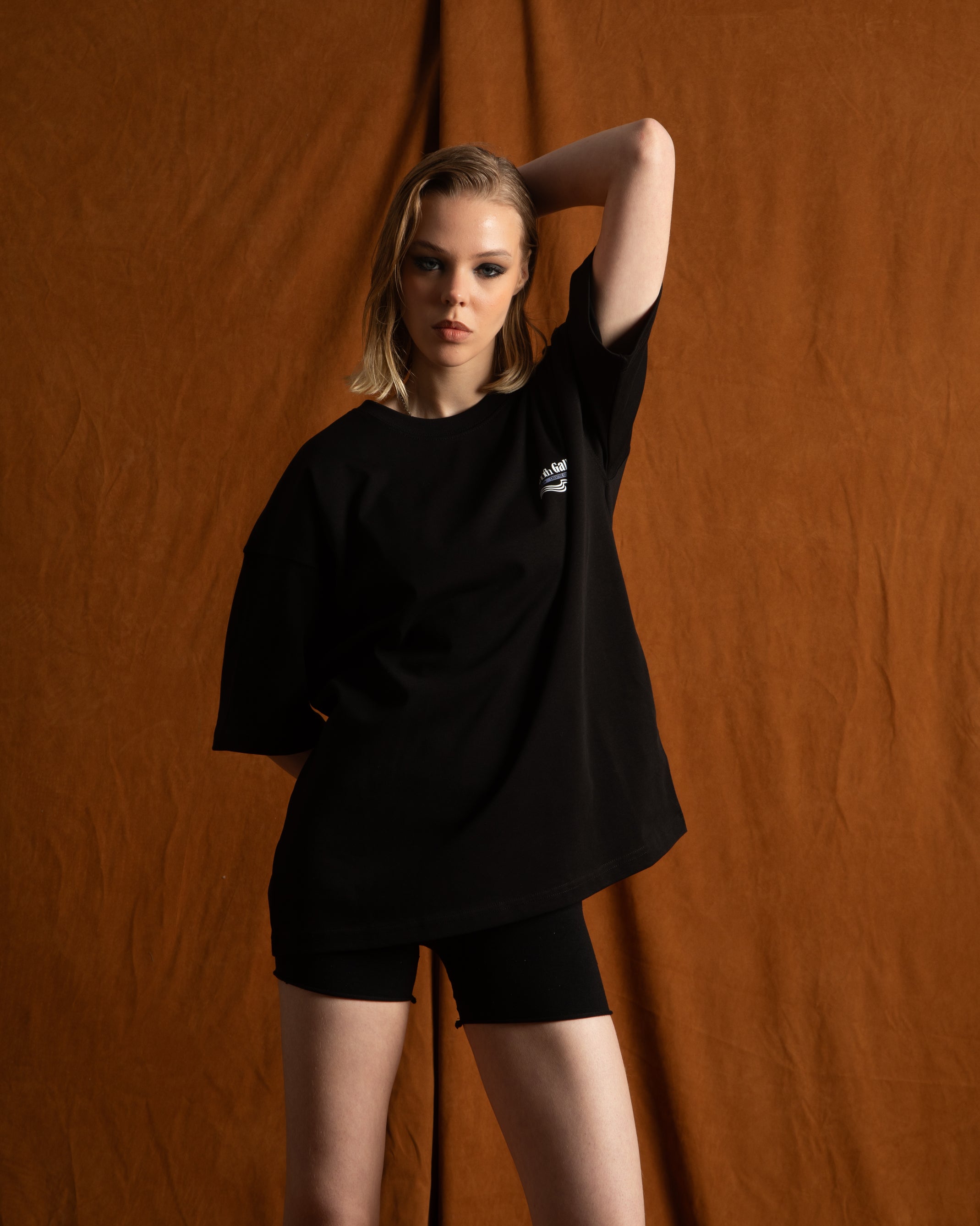 ANOTH GALLERY BLACK TEE