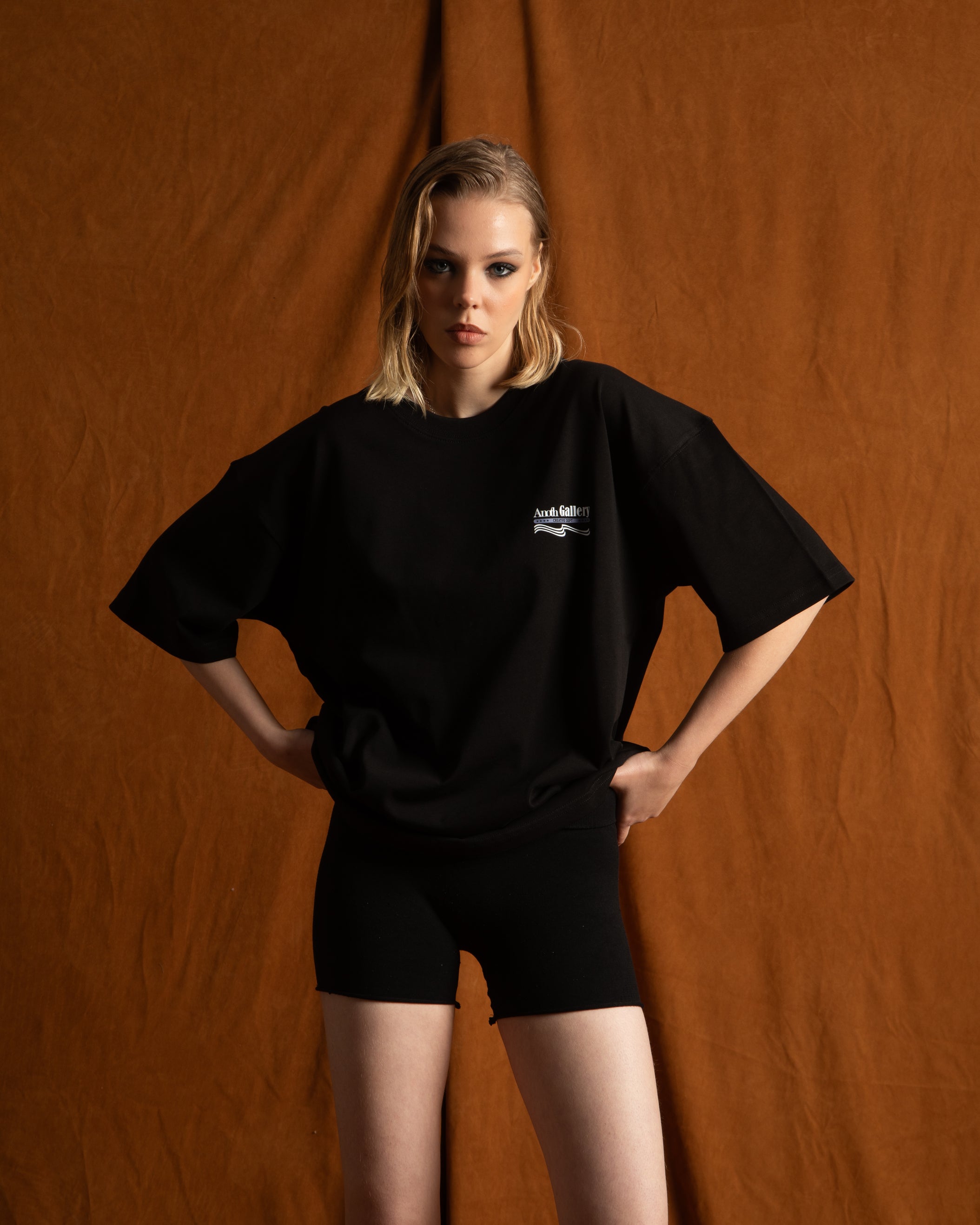ANOTH GALLERY BLACK TEE